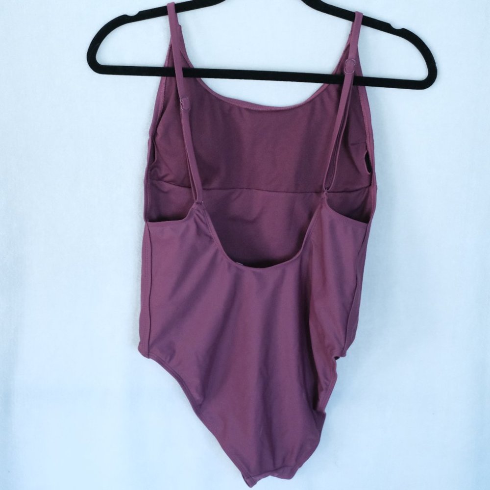 Swimsuit - Picture 3 of 4
